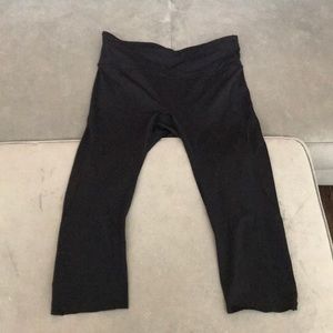 💯% Authentic Lululemon Seamless Capris